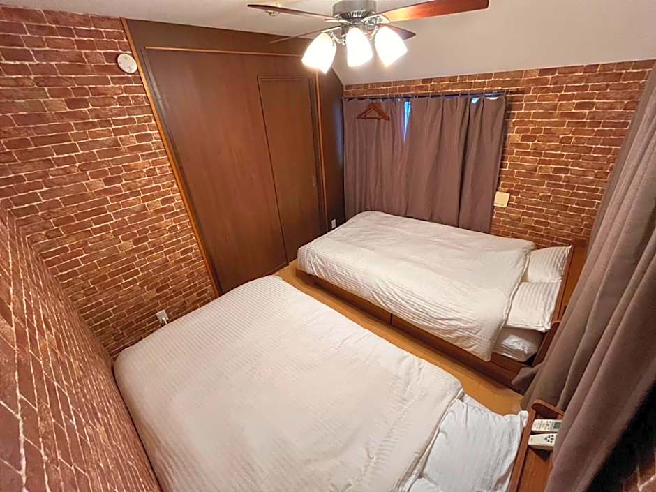 Hotel EL Shinjuku 1 free parking