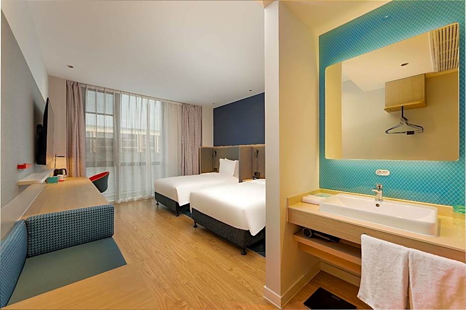 Holiday Inn Express Wuxi East Station By IHG