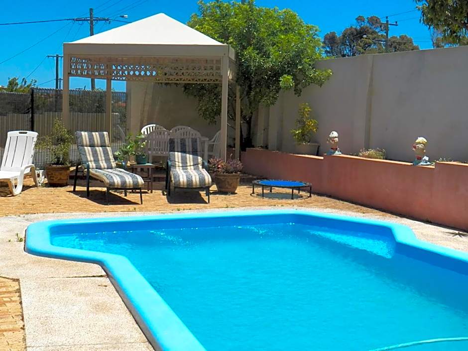 The Spanish Guesthouse, Private Rooms