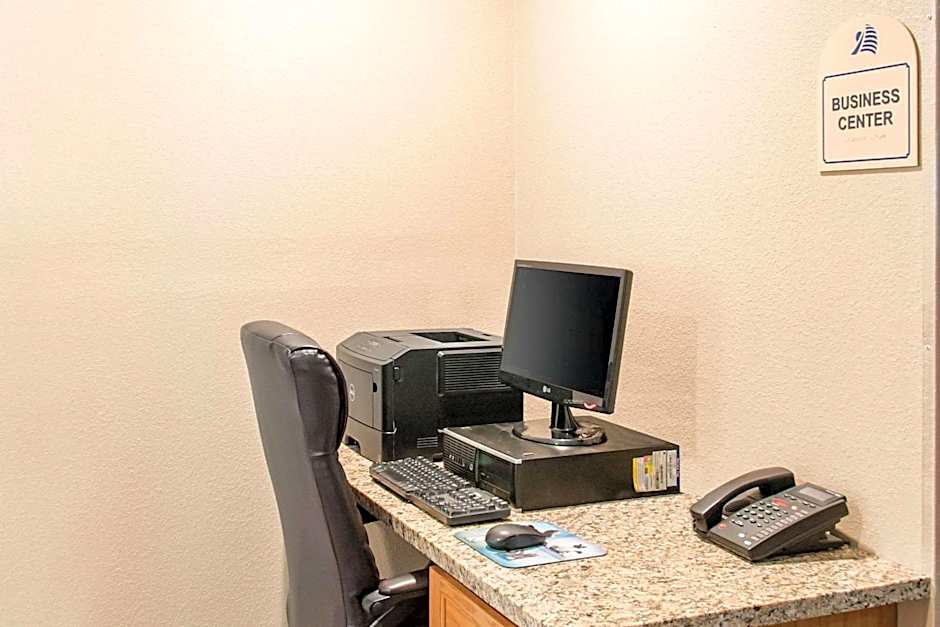 MainStay Suites Dubuque at Hwy 20