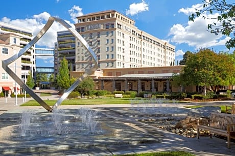 Juniper Hotel Cupertino, Curio Collection by Hilton