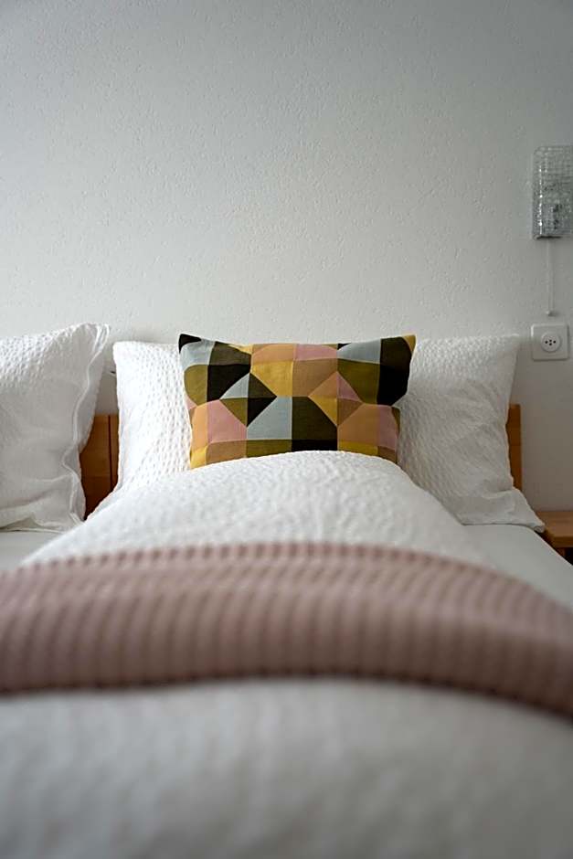 Hotel B&B Stossplatz anytime and easy self Check-in