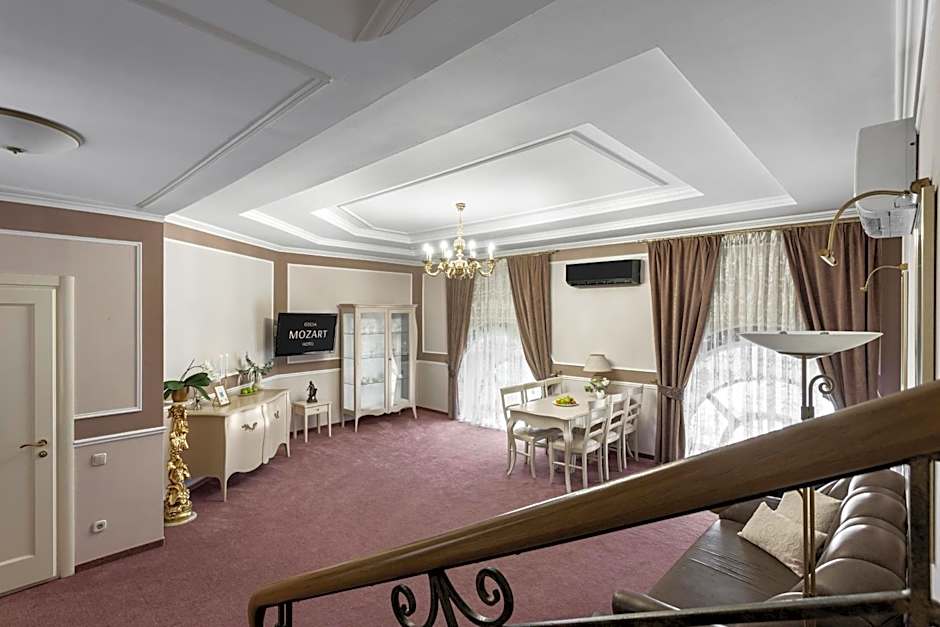 Photo 1 of 9 of Family Suite