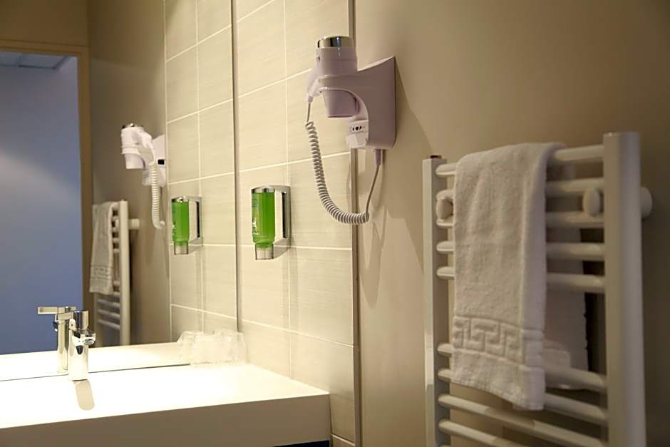 Brit Hotel Vannes - Theix Golfe du Morbihan
