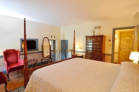 Room 101 George Washingto-King-Private Bathroom-Deluxe-Woodland view