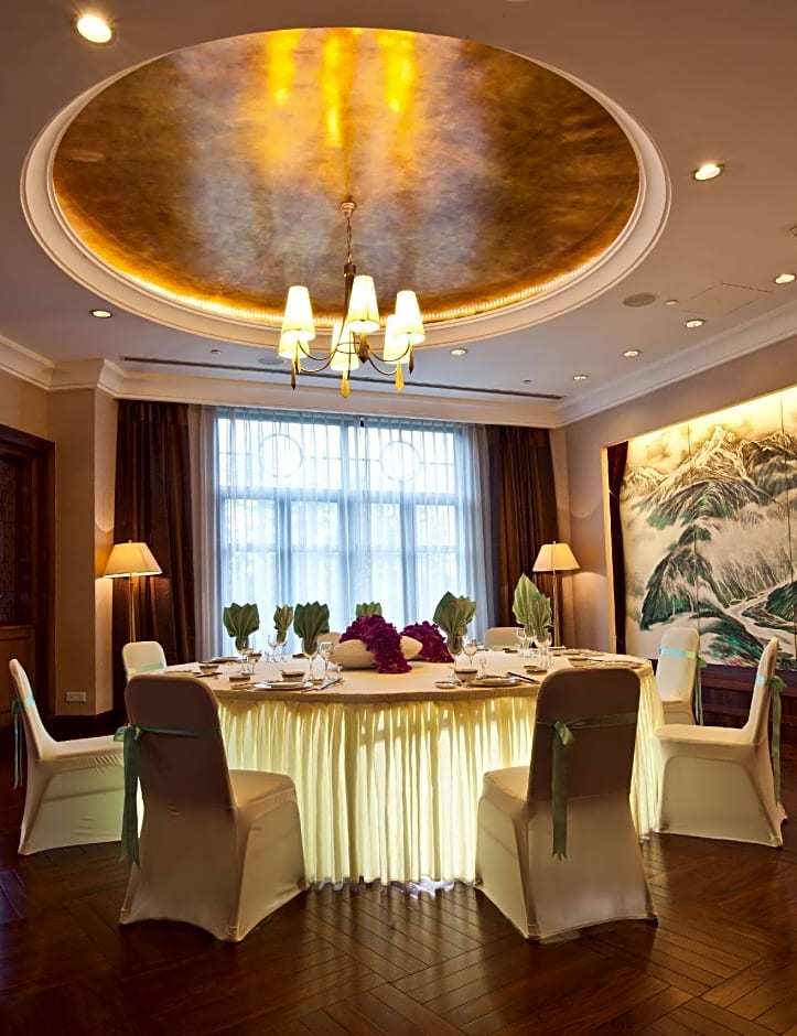 Zhongwei Green Lake Hotel Kunming