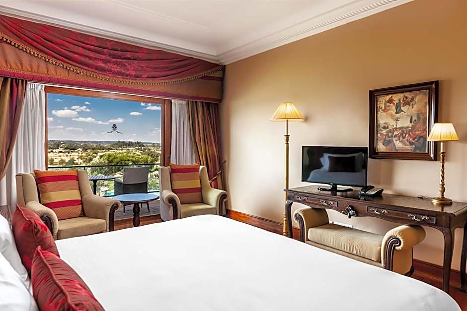 Convento do Espinheiro, Historic Hotel & Spa