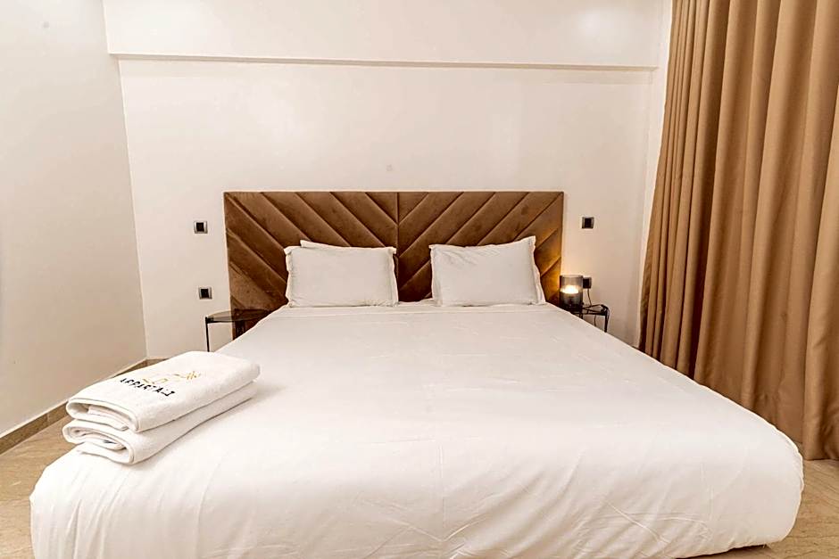 Garden View and Terrace 3BR - AppartAli Luxury Platform