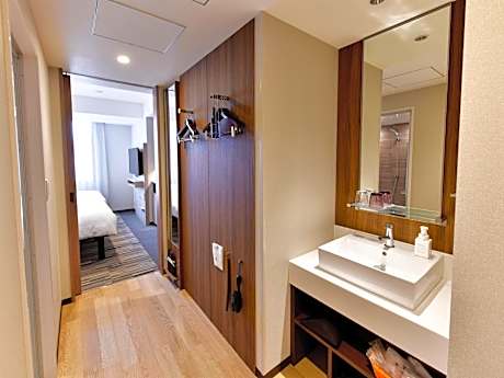 Twin Room B