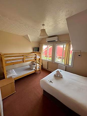 Quadruple Room with Sea View