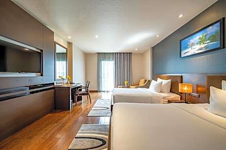 Premier Queen Room
