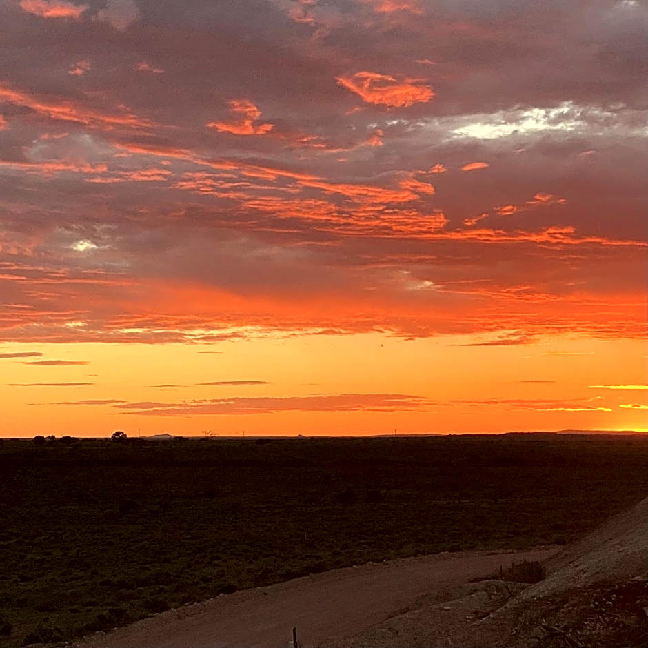 White Cliffs Underground Motel