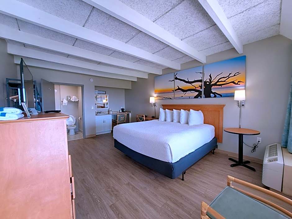Days Inn & Suites by Wyndham Jekyll Island