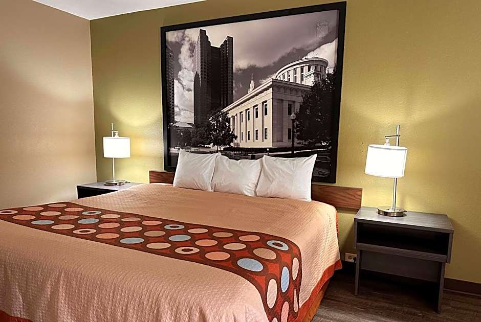 Super 8 by Wyndham Bellefontaine