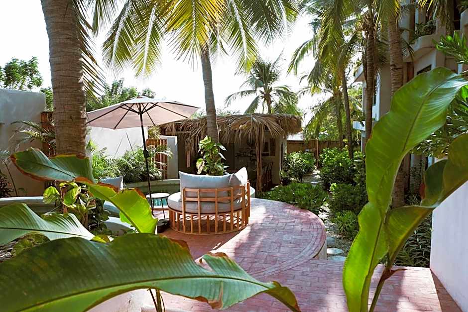 Casa Leah - Full Ocean View Apartment- Zicatela - AC in Bedroom - Steps To Beach - Steps to la Punta