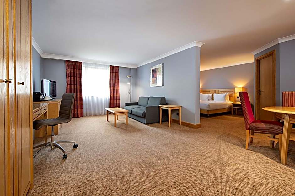 DoubleTree by Hilton Swindon
