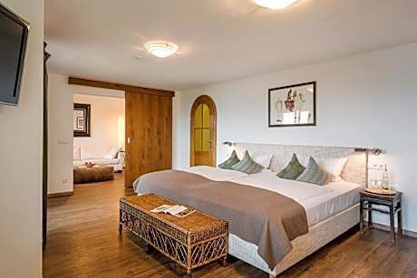 Suite with Lake View