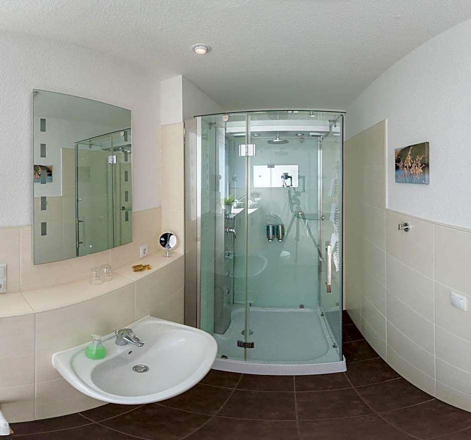 Schäfers Hotel, Self-Check-in, Cafe und Bäcker am Hotel