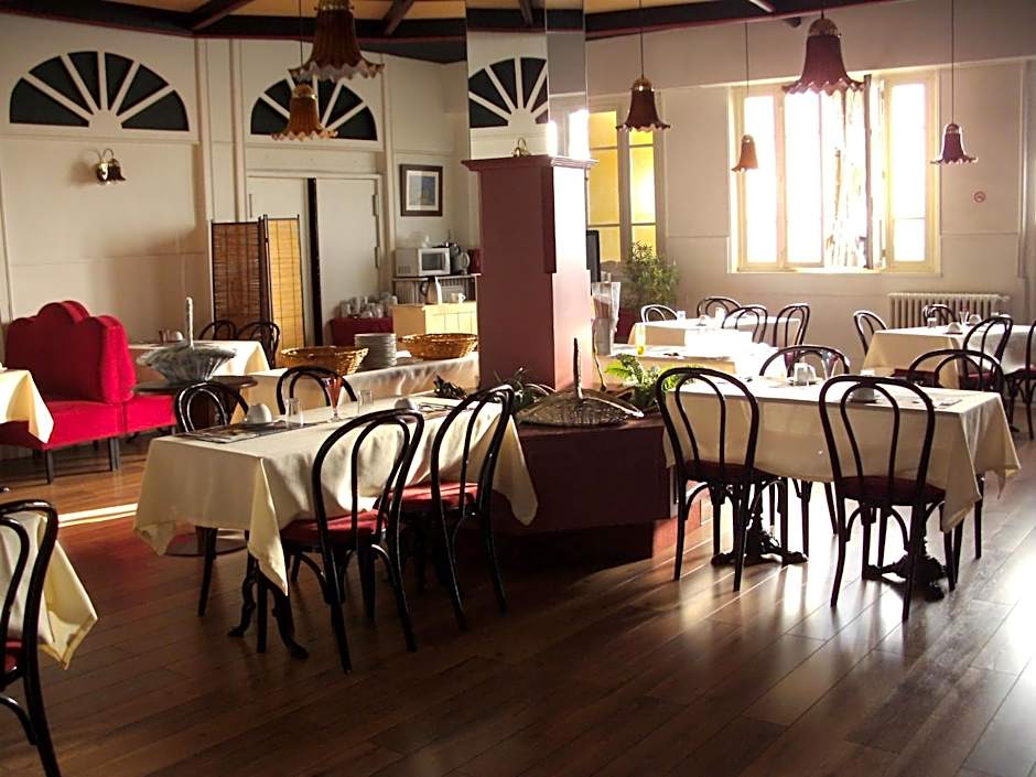 Hotel Bar Restaurant Saint Paul