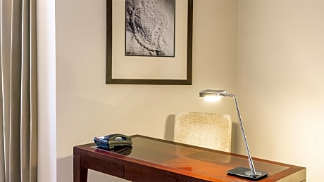 1 Queen Standard City View