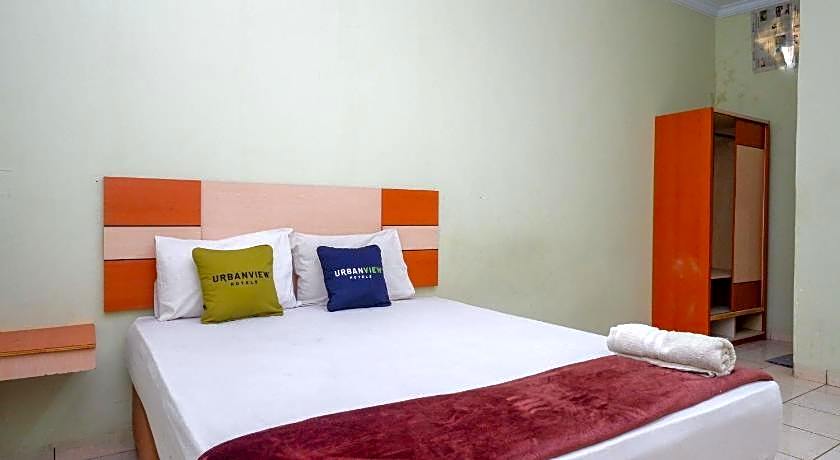 Urbanview Hotel Platinum Parepare