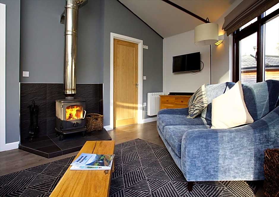 LOCH TAY HIGHLAND LODGES and GLAMPING PARK