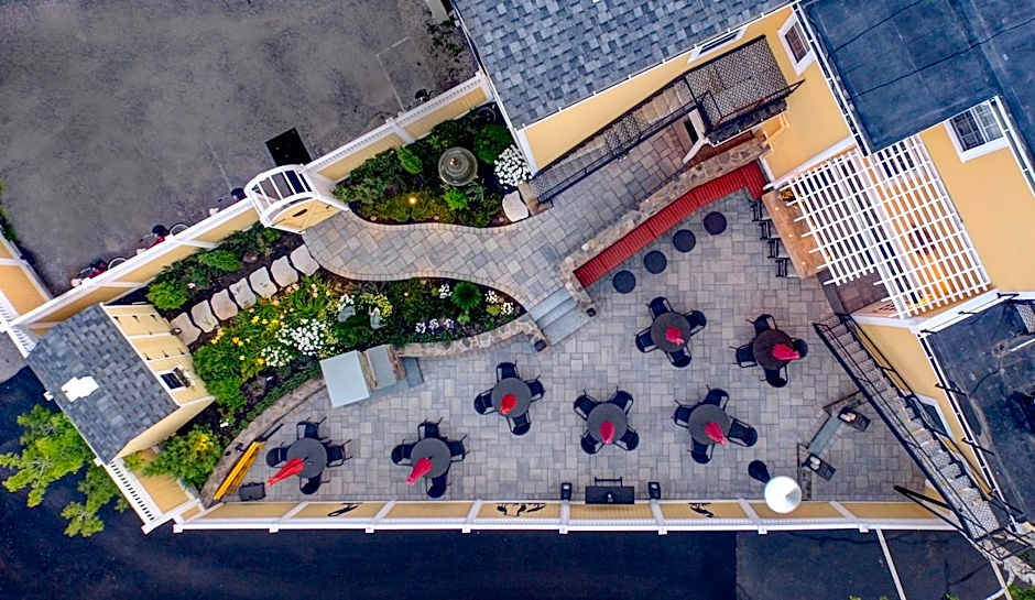 Inn by the Bandstand a Boutique Hotel