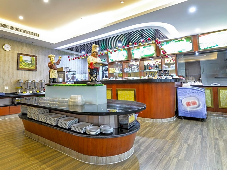 Royalty Hotel