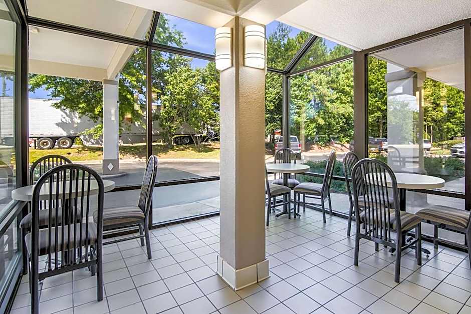 Econo Lodge Garner - Raleigh