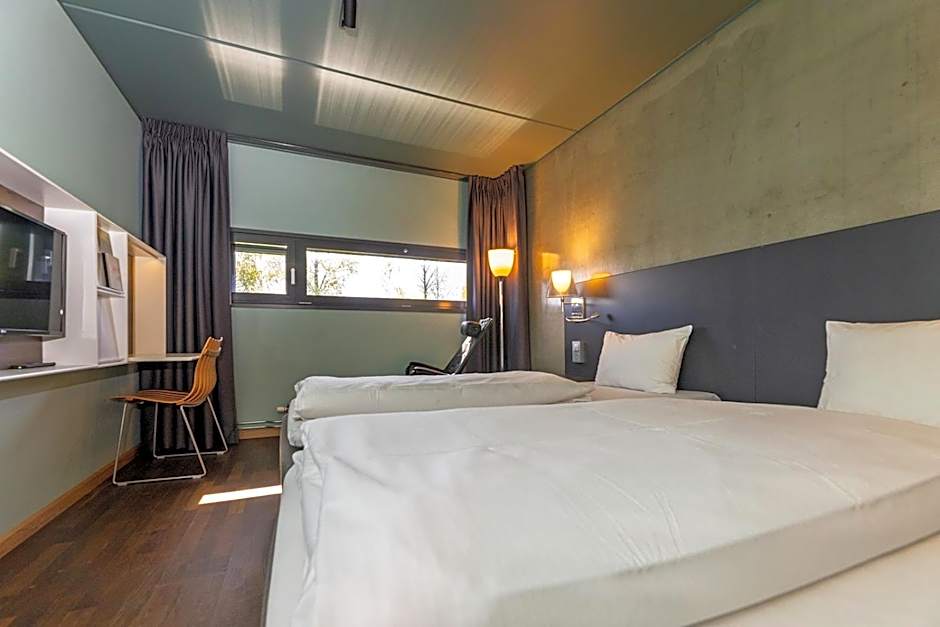 Comfort Hotel Runway