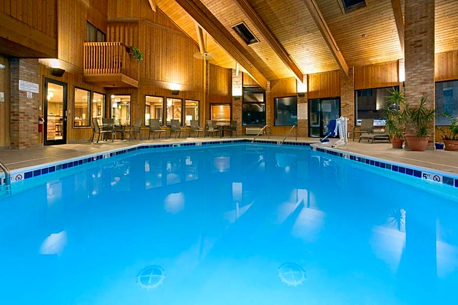 AmericInn by Wyndham Mount Pleasant