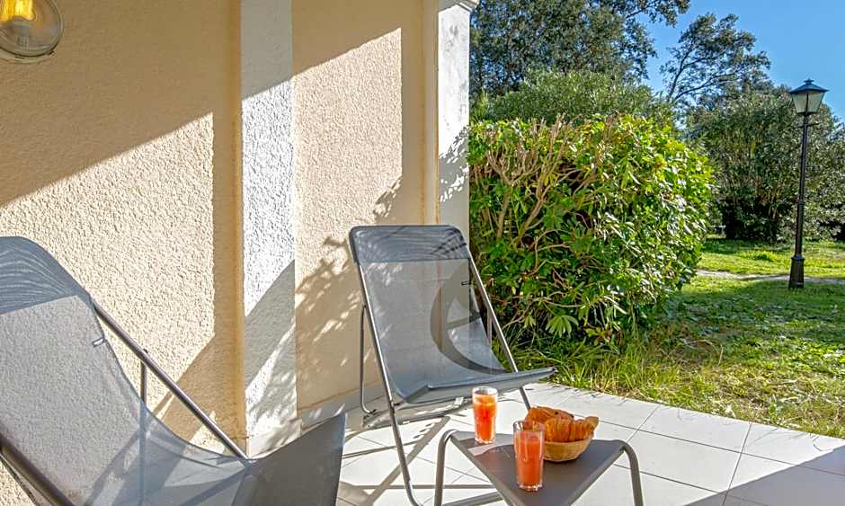 SOWELL Family Port Grimaud