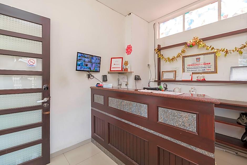 RedDoorz  Syariah near Jembatan Siti Nurbaya Padang