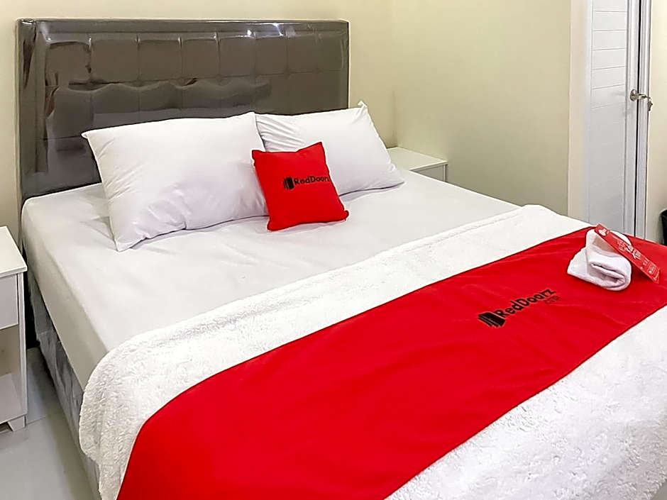 RedDoorz Syariah near PKOR Lampung