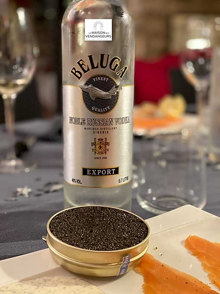 La Maison des Vendangeurs - TABLE D'HÔTES le soir du jeudi au dimanche- Jacuzzi - Balnéo SPA - ACCES PISCINE pour toutes les chambres sauf STUDIO COQUET- Piscine de mai à mi-octobre