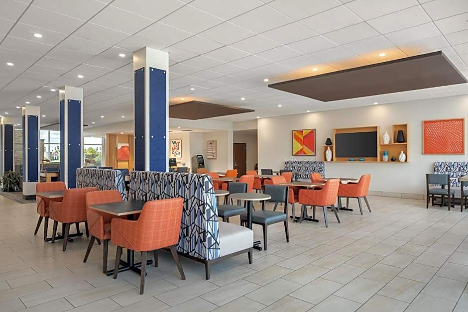 Holiday Inn Express & Suites West Melbourne By IHG