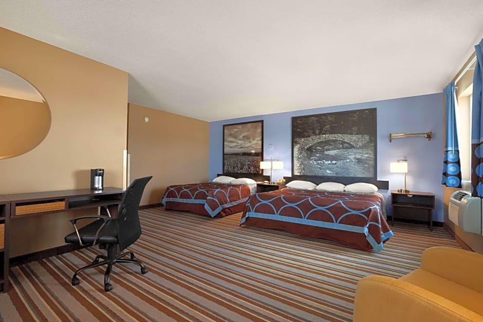 Super 8 by Wyndham Council Bluffs IA Omaha NE Area