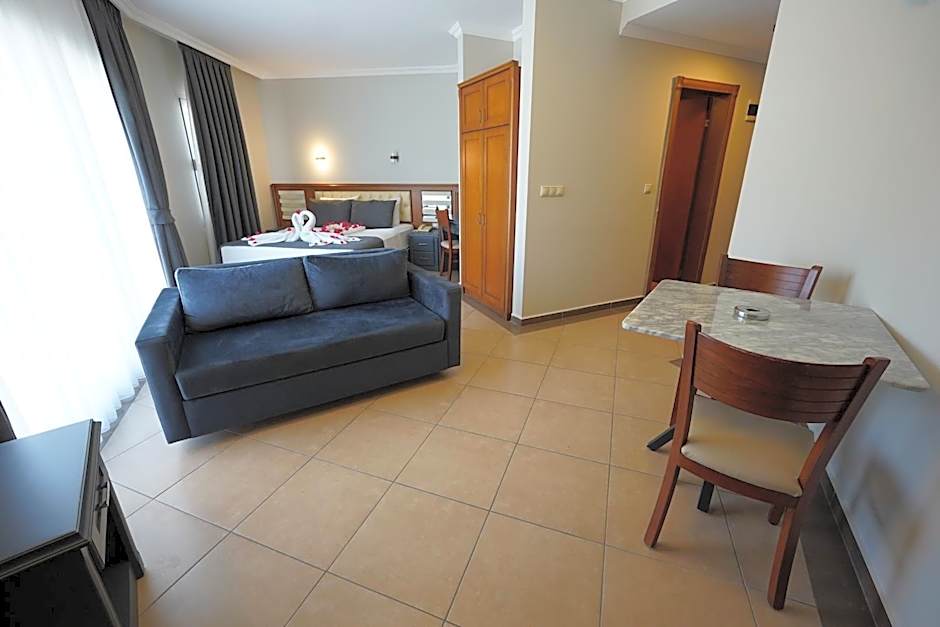 Club Karakas Apart Otel