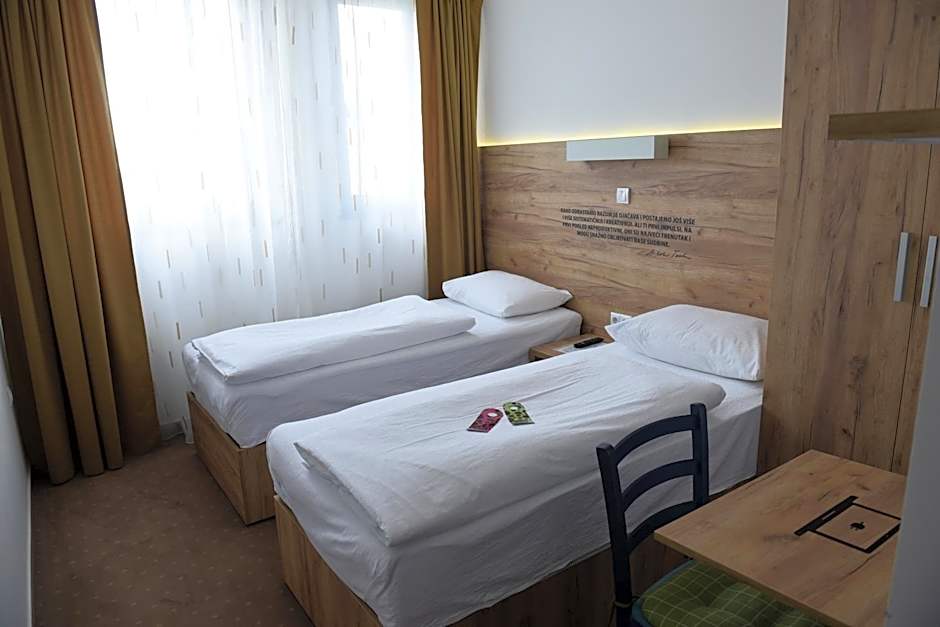 Hotel Argument