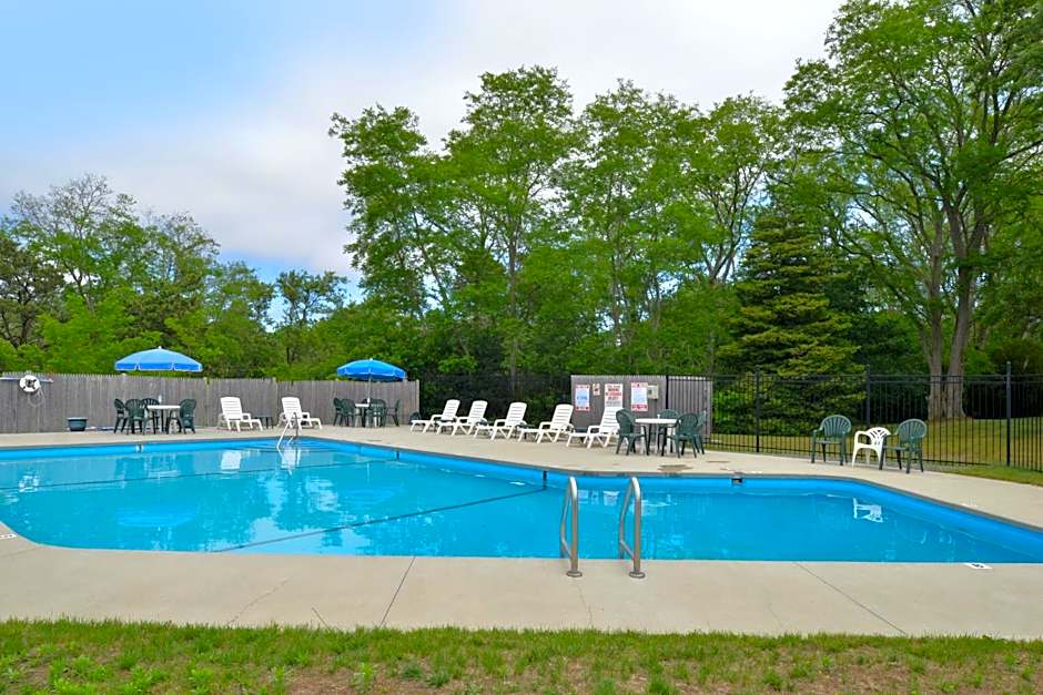 Blue Dolphin Inn