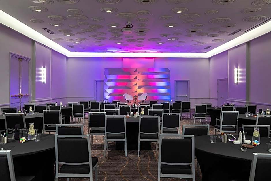 Renaissance Des Moines Savery Hotel
