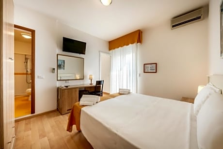 Triple Room with Terrace