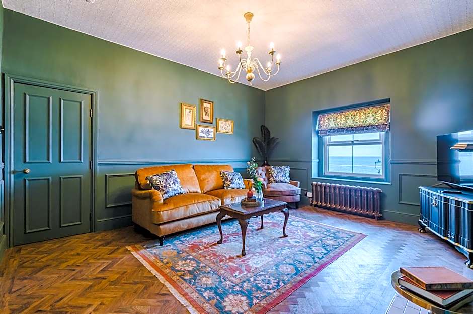 Russell Court by Orenda-Luxe