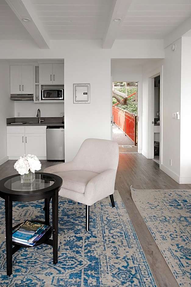 Hollywood Hills Hotel
