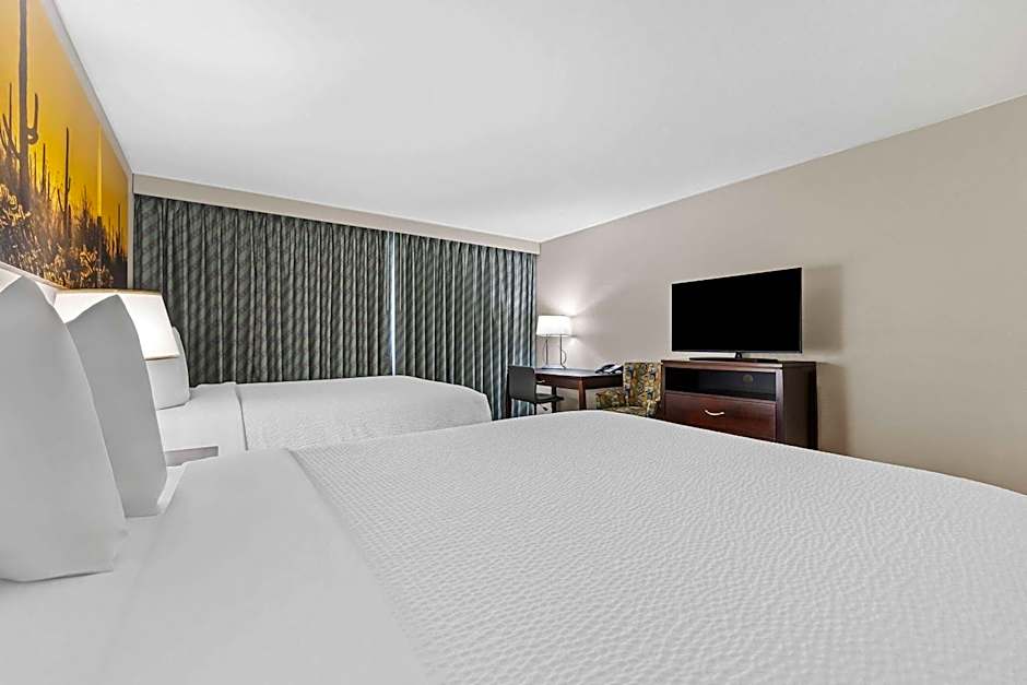 Days Inn & Suites by Wyndham Mesa Near Phoenix