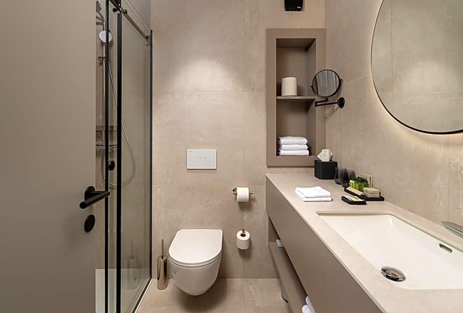 Molum Hotel & Residences