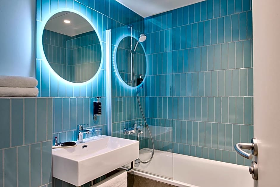 Hotel Magenta 38 by Happyculture