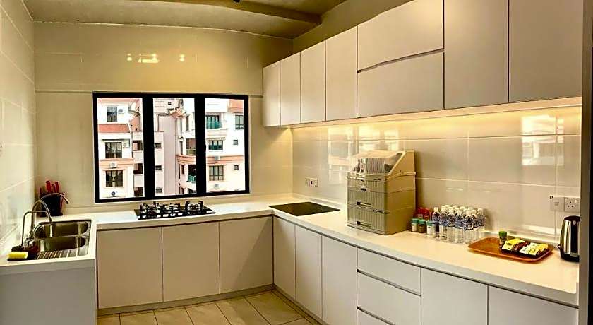 Promenade Service Apartment