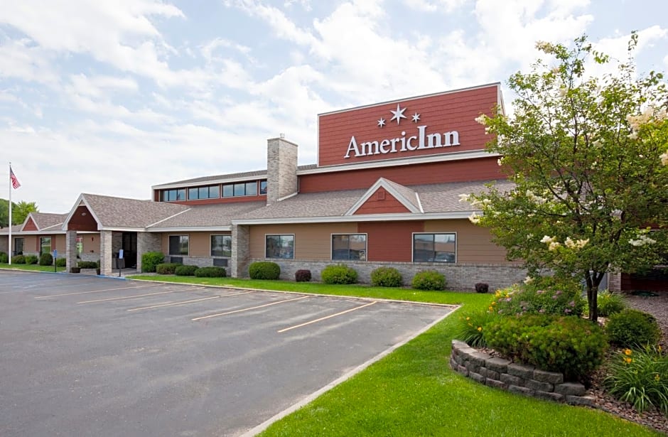 AmericInn by Wyndham Fergus Falls - Conference Center