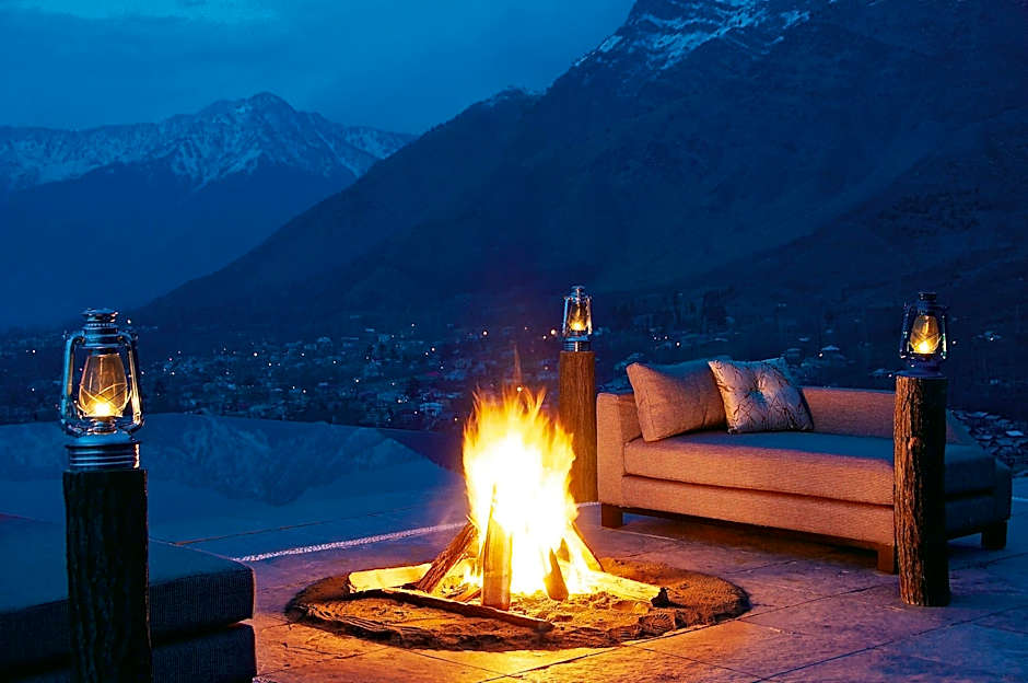 Taj Dal View, Srinagar